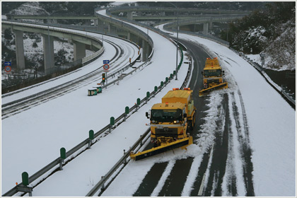 除雪車出動画像